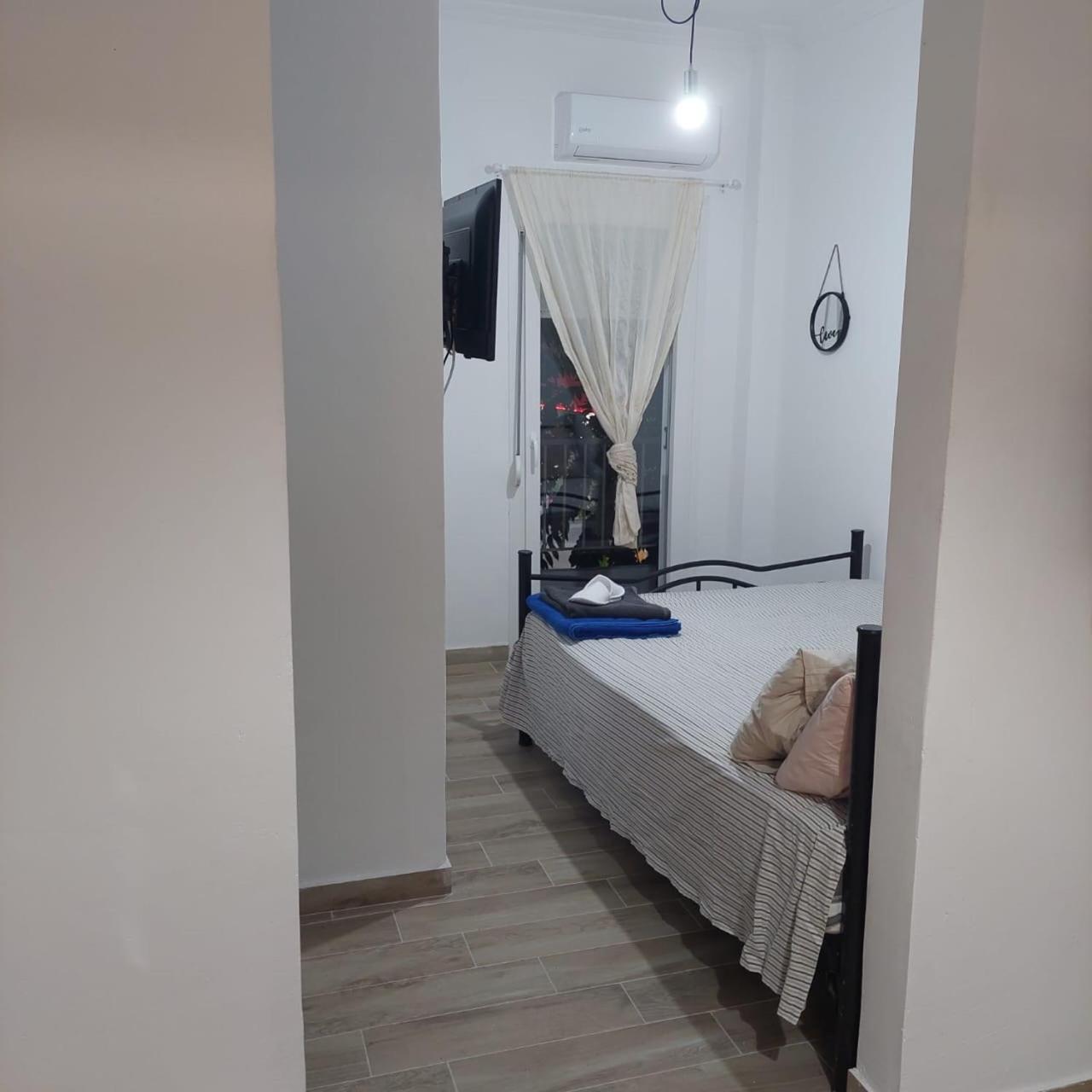 Small Center 2 *